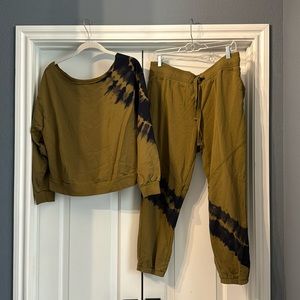 Joy Lab loungewear set - $45